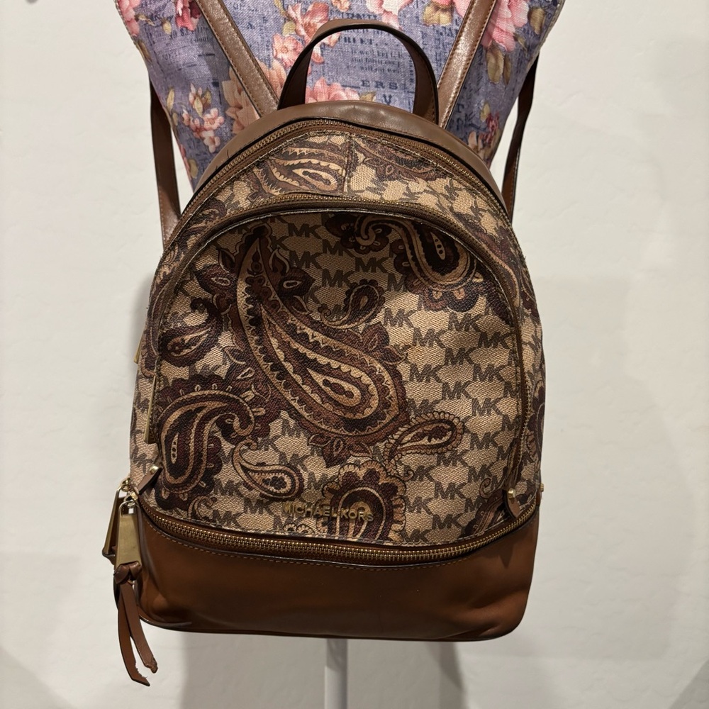 Michael Kors paisley printed canvas and leather backpack - Picture 2 of 14